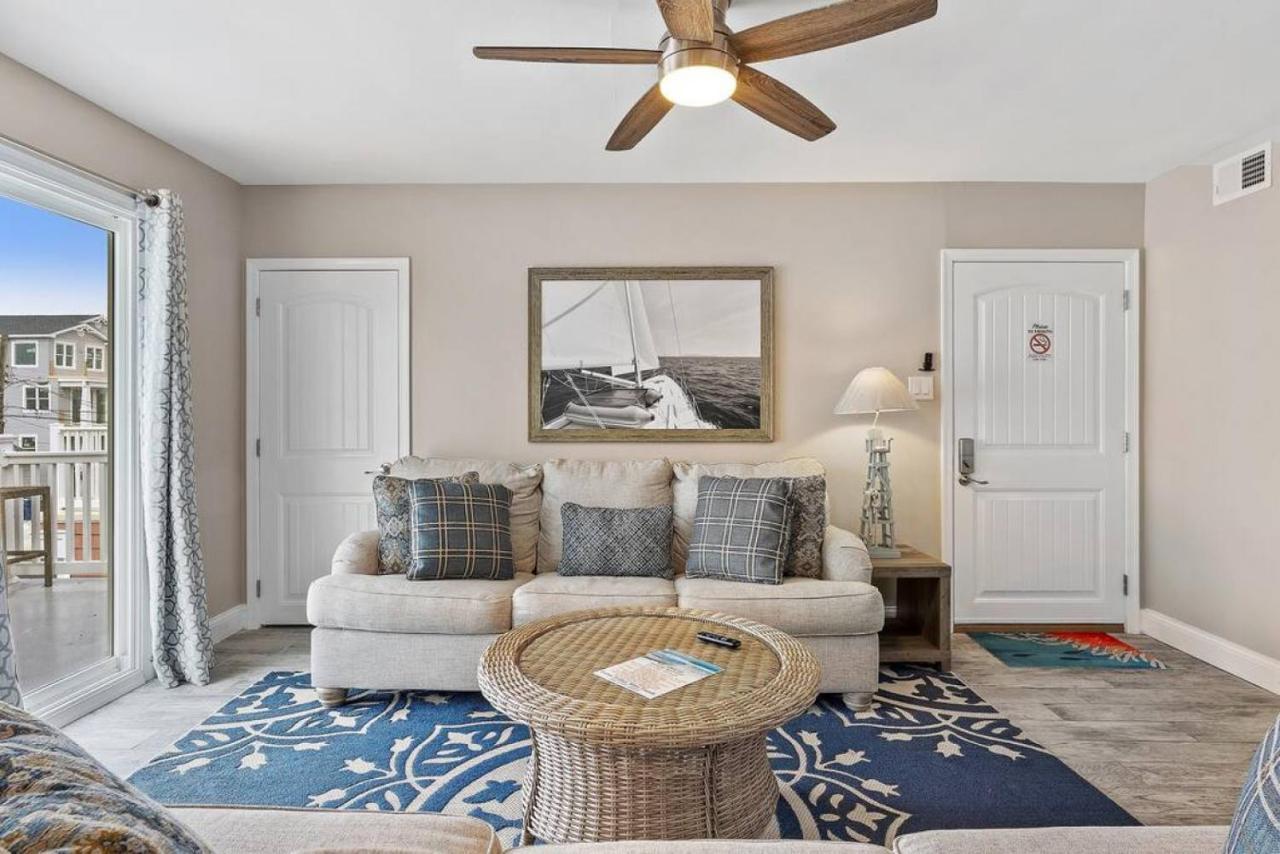 Radiant Beach Block Condo Parking Patio ブリゲンティーン エクステリア 写真