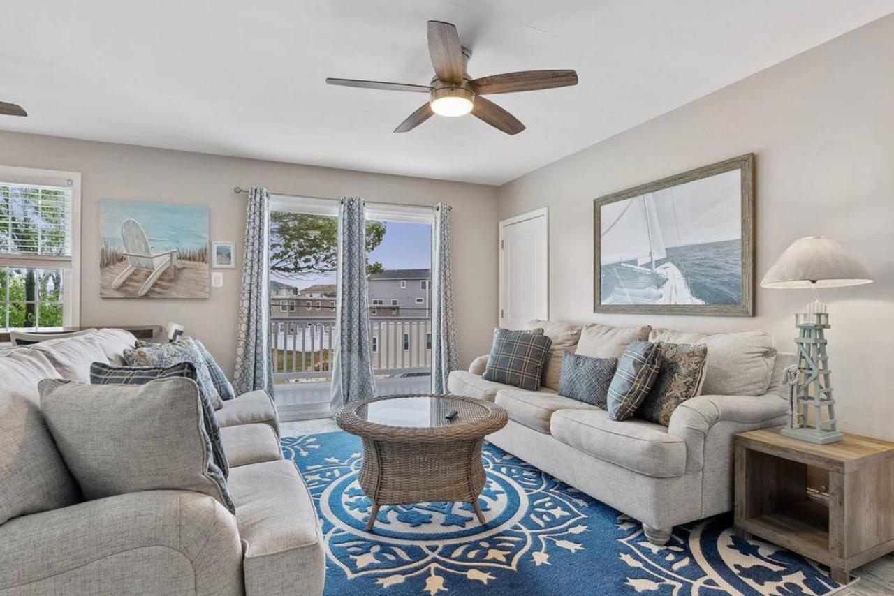 Radiant Beach Block Condo Parking Patio ブリゲンティーン エクステリア 写真